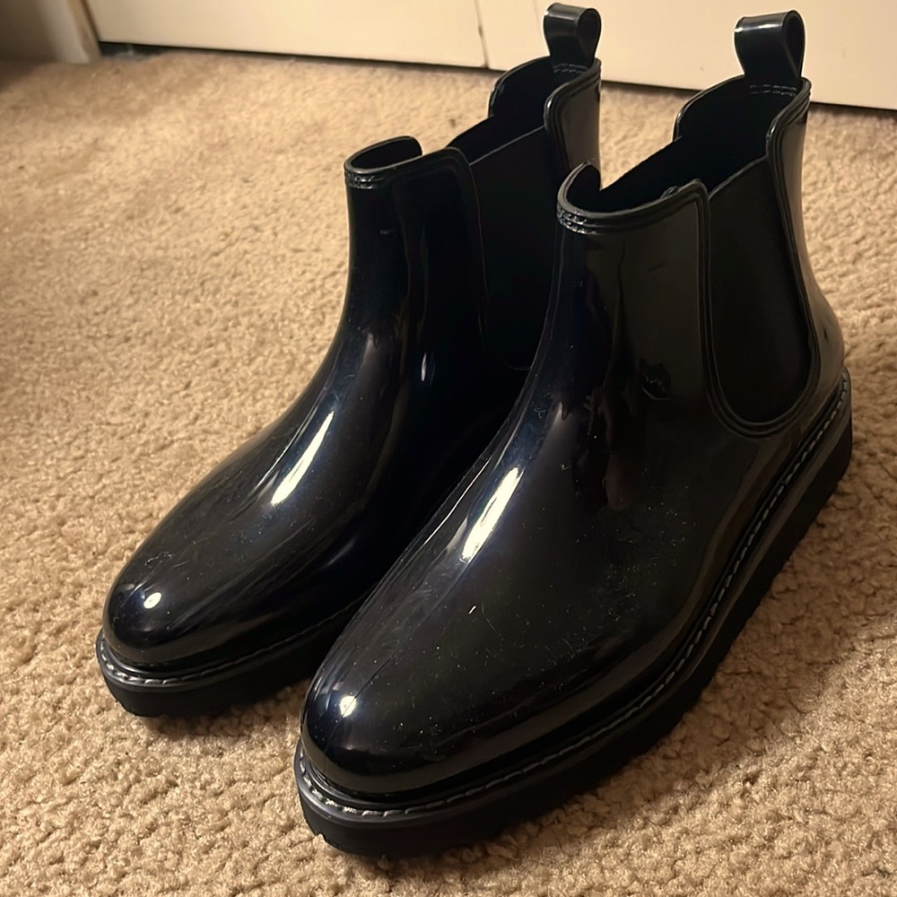 Korean high ankle boots. I purchased them but couldn't ever wear it once.